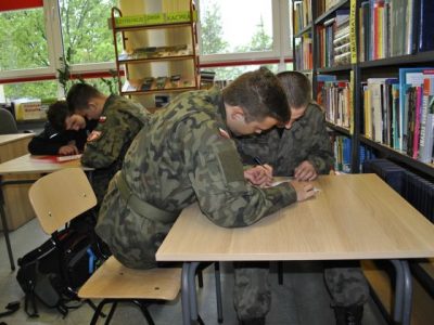 Maj w bibliotece