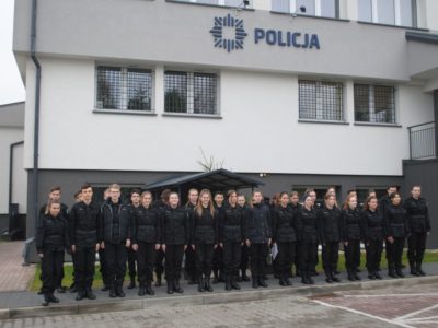 Wizyta uczniów klasy policyjnej w KPP w Limanowej i w KPPSP w Limanowej