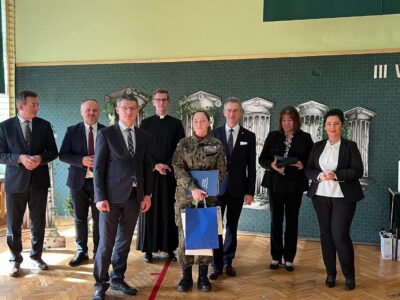 Sukcesy naszych uczennic w Wojewódzkim Interdyscyplinarnym Konkursie Filozoficznym „Sapere Aude”
